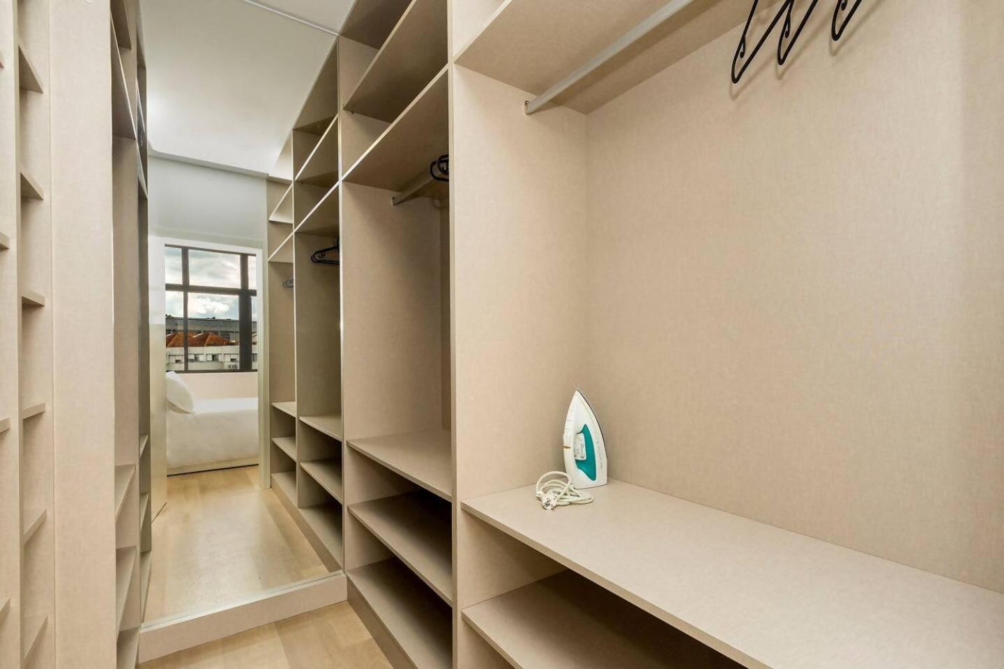 The Office Guest Appartement Guimarães Buitenkant foto