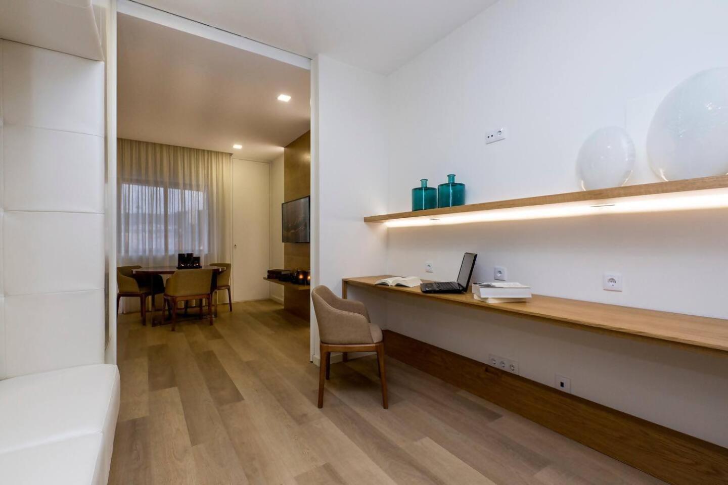 The Office Guest Appartement Guimarães Buitenkant foto